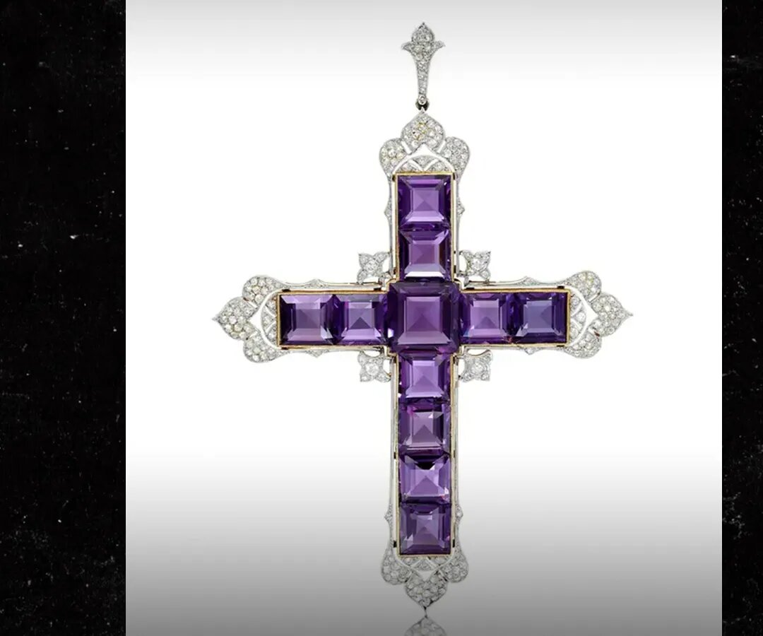     Ким Кардашьян купила ожерелье принцессы Дианы — почти за $200 тысяч