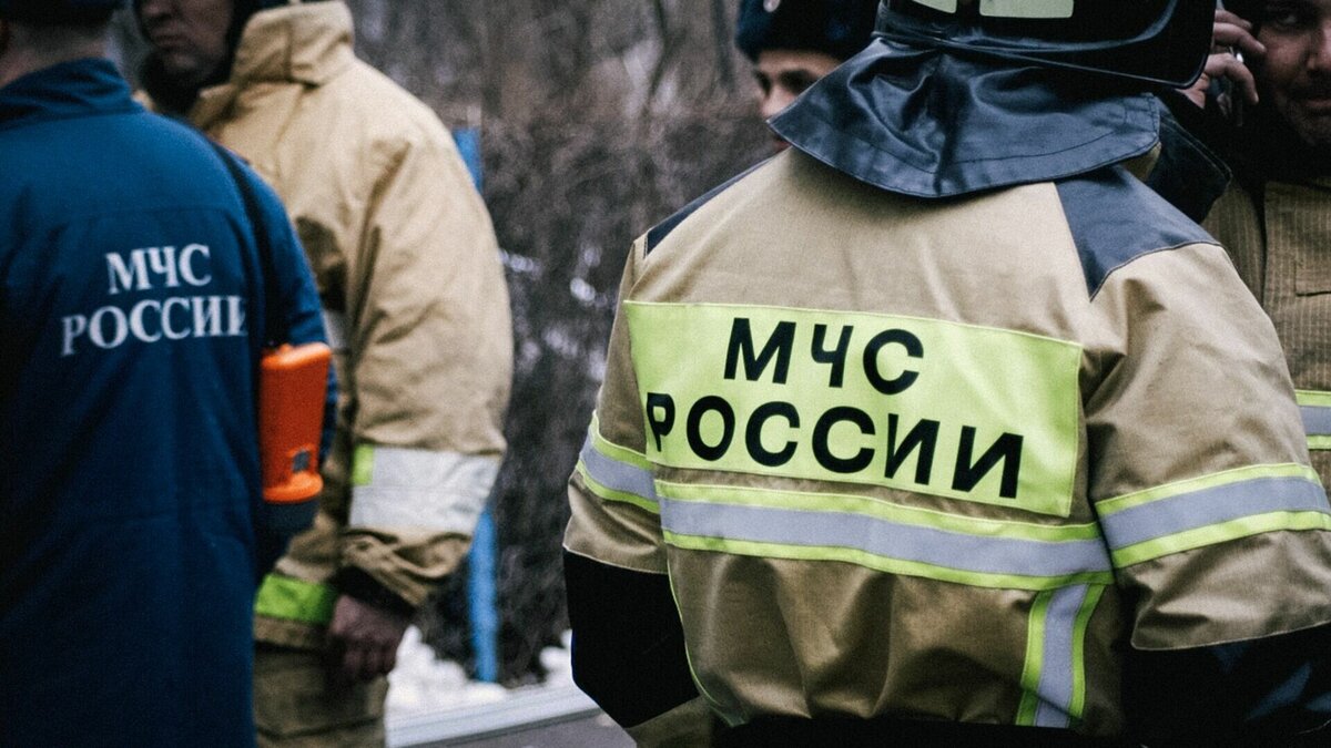     Утром 24 января на пульт диспетчера ГУ МЧС России по Волгоградской области поступил сигнал о крупном пожаре во Фролово. На месте трагедии спасатели обнаружили тело 27-летней местной жительницы.
