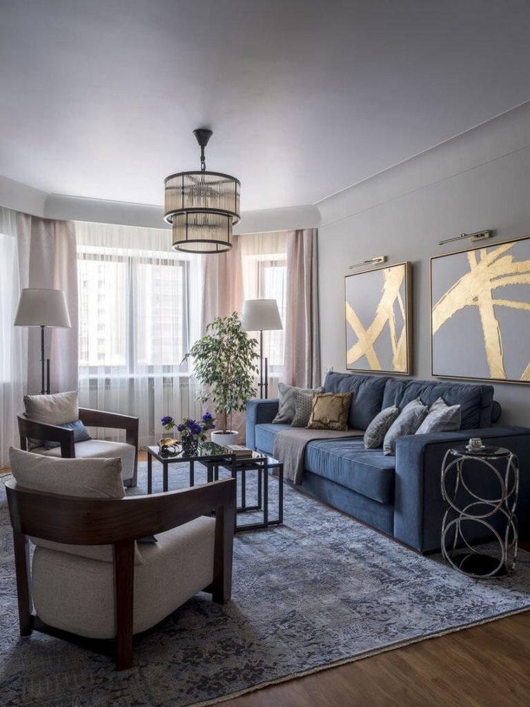 Шикарно и необычно. Элегантная квартира в современном классическом стиле с нотками этно и арт-деко