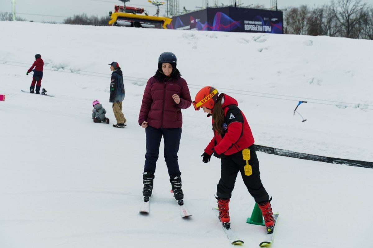   Лыжи с видом. Корреспондент aif.ru протестировал склон на Воробьевых горах