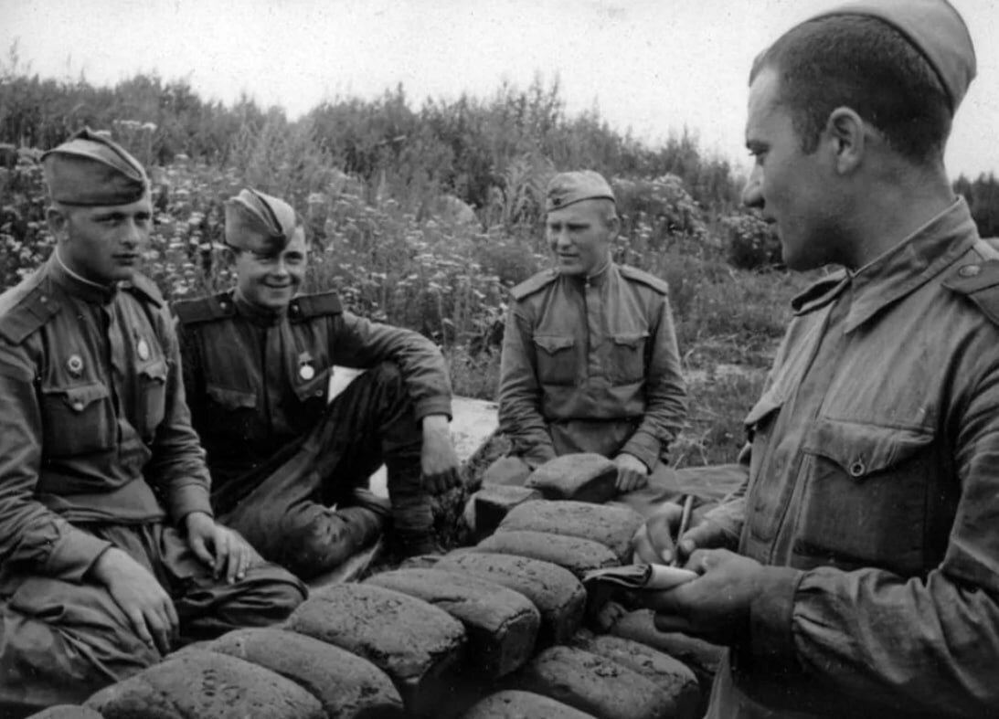 Первые дни в советской армии