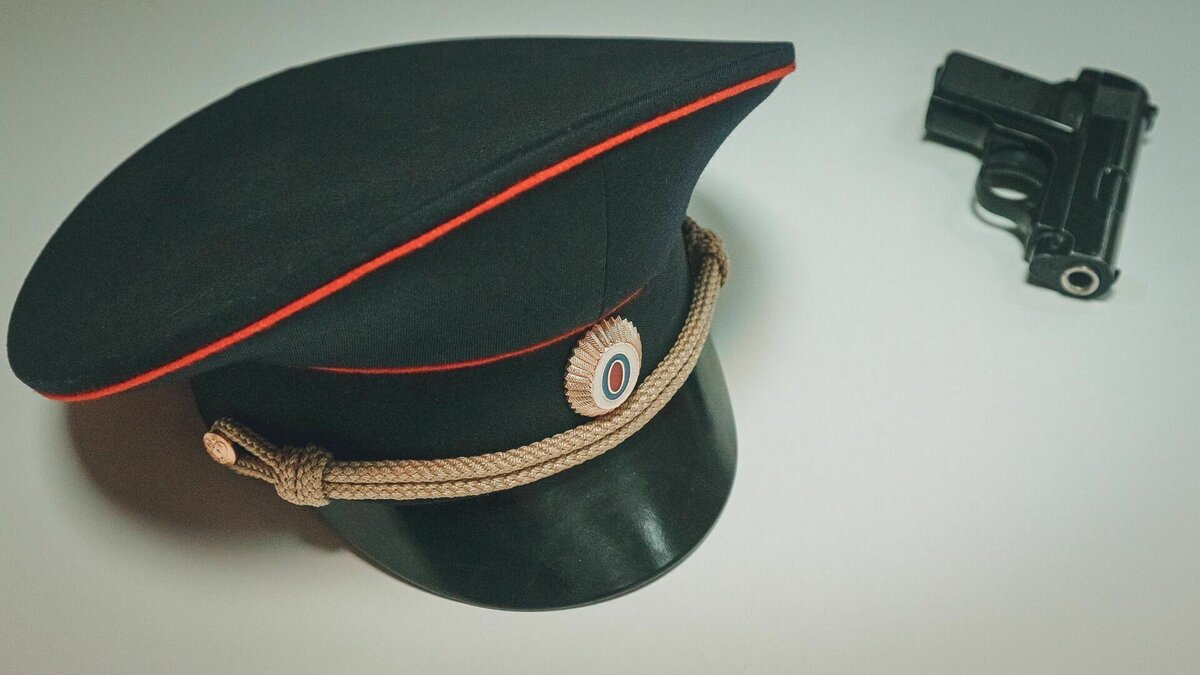     Полицейский в обмен на деньги разрешил подозреваемой пользоваться телефоном в ИВС, сообщает управление ФСБ по Ставропольскому краю.