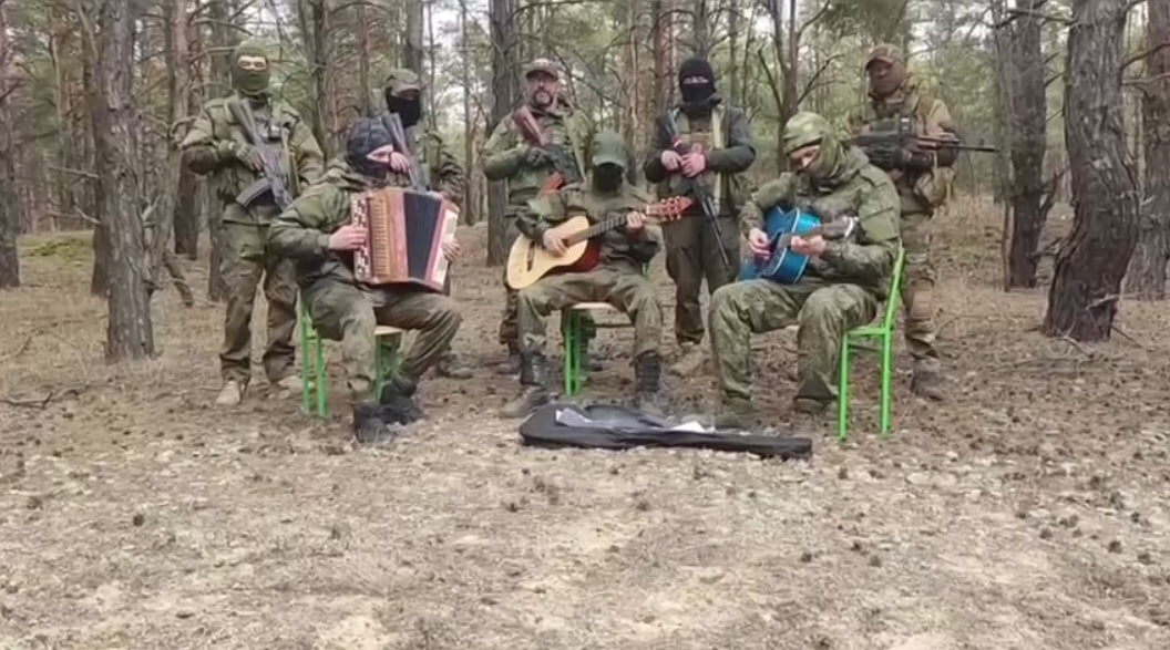    Военные из Оренбургской области, принимающие участие в СВО, поздравили женщин с праздником