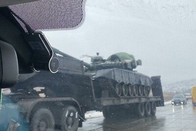    Женский экипаж из Домодедова везет помощь бойцам в зону СВО ©