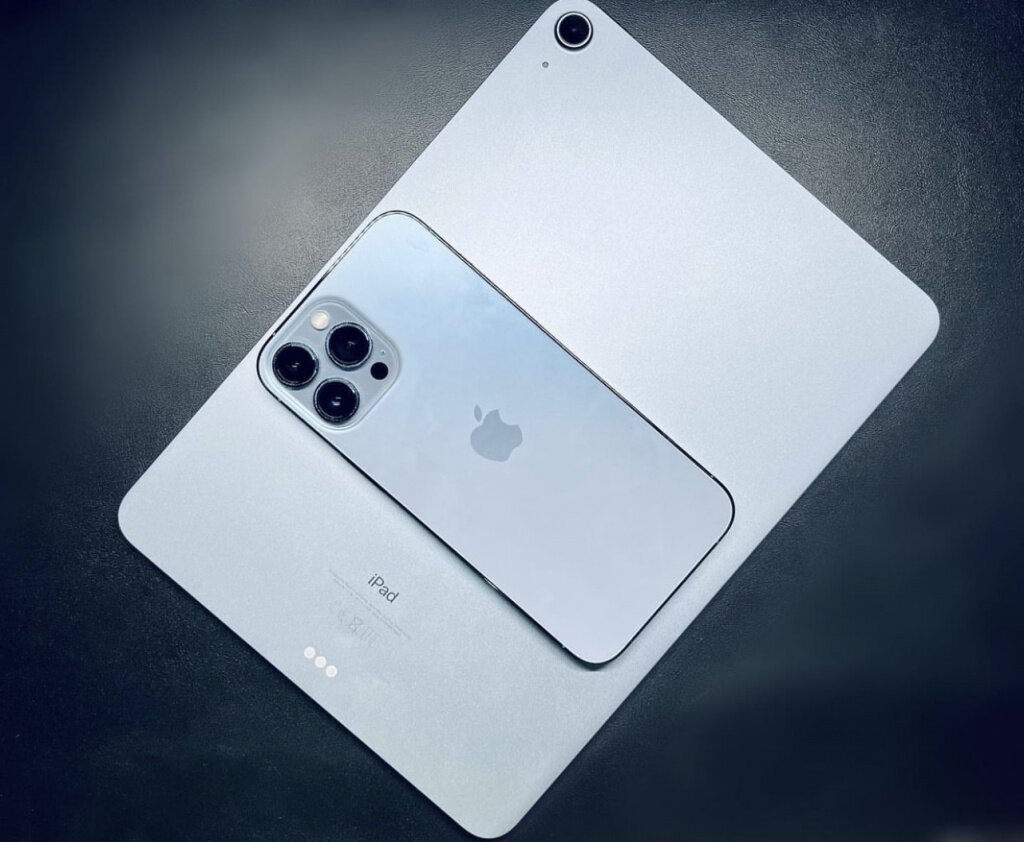    iPhone