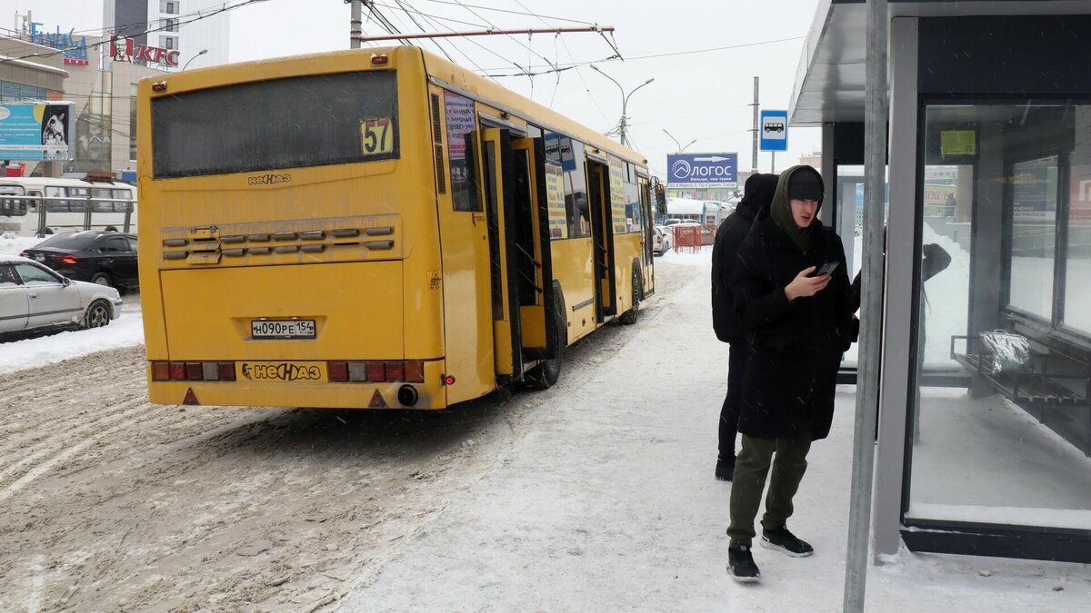     В Ростове чиновники ищут перевозчика, который займется обслуживанием шести маршрутов, сообщается на сайте госзакупок.