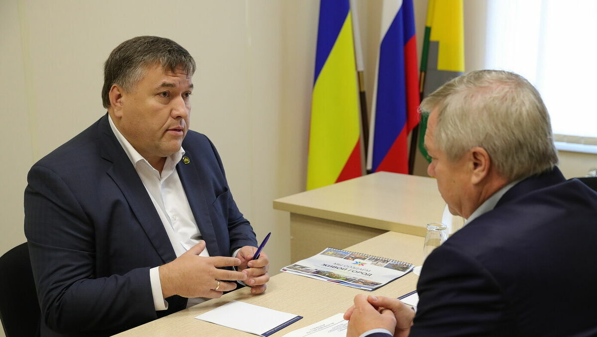     Городская дума Таганрога обсудит отставку главы администрации Михаила Солоницина, пишут СМИ.