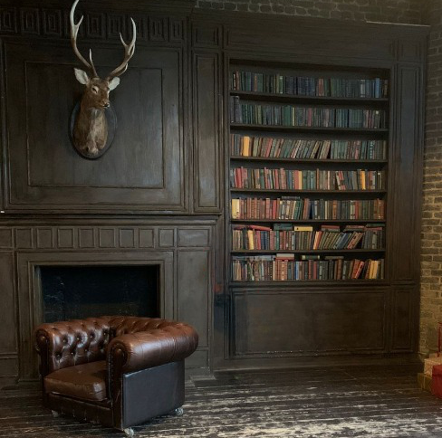 В таком месте не только читать приятно