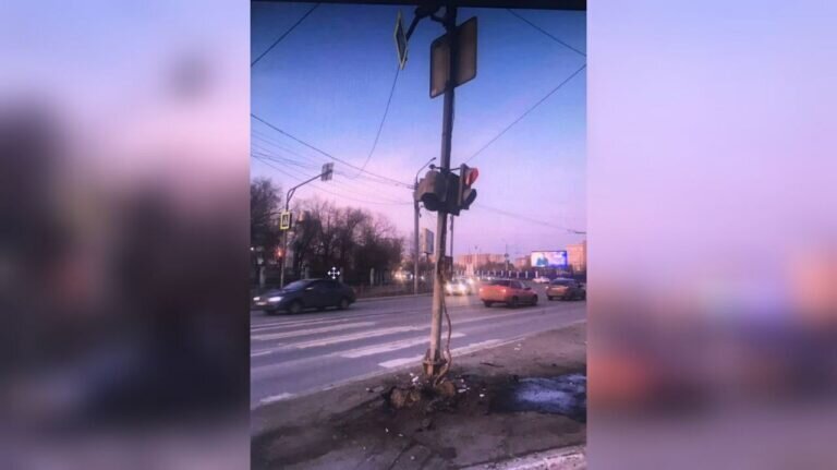    В Оренбурге в ДТП на улице Шевченко пострадали два человека и светофор Белов Михаил Александрович