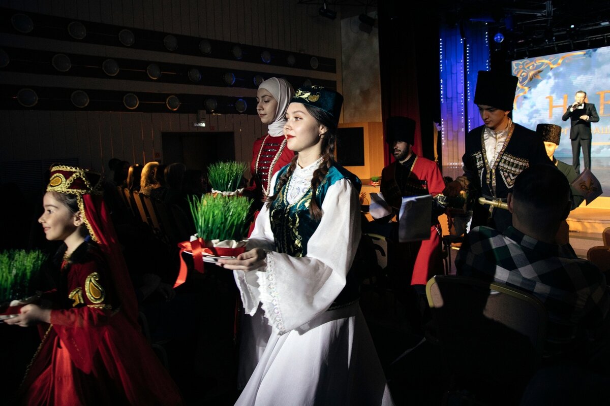    Сургутяне весело, ярко и дружно отметили Навруз