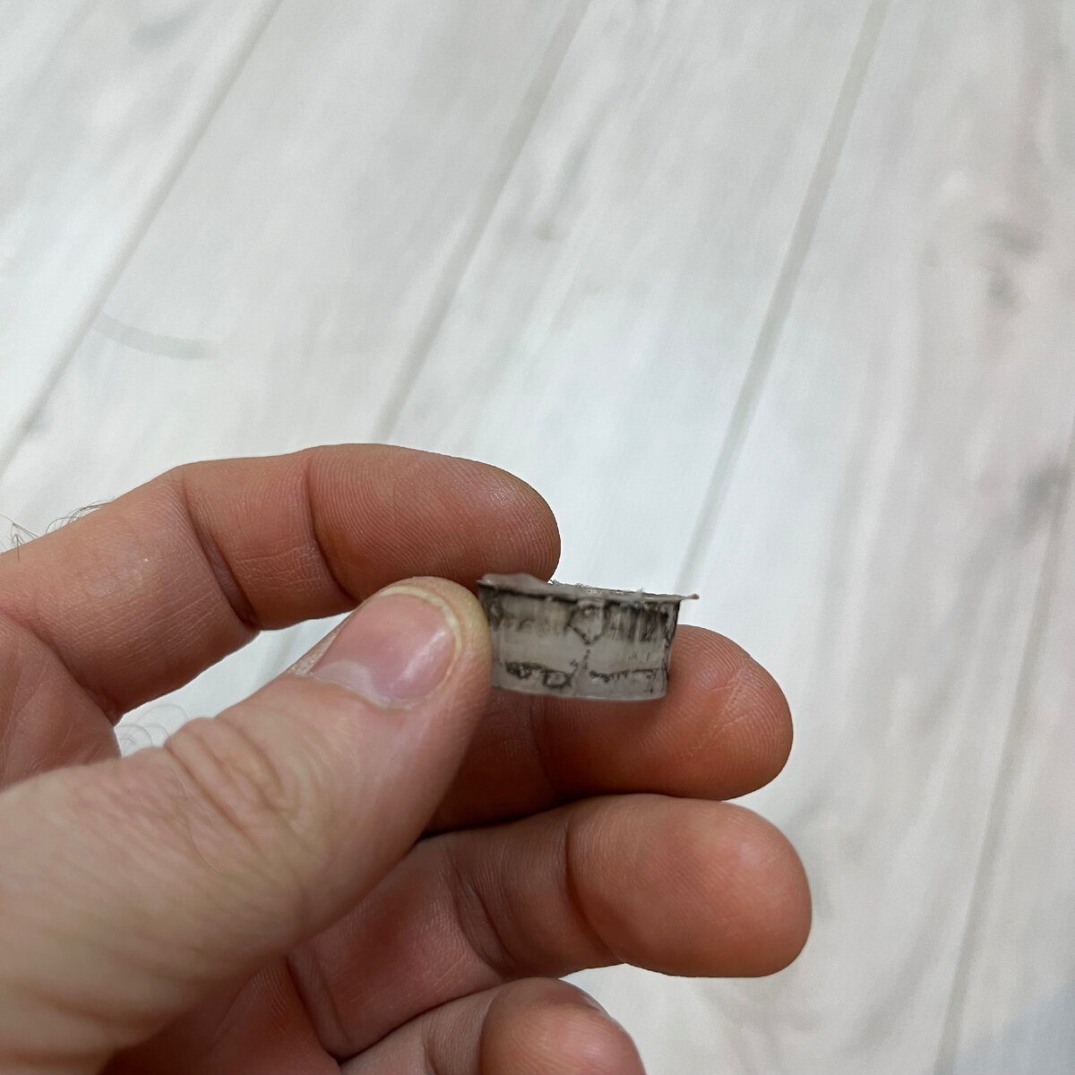 Выглядит целой, хоть снова в патрон вставляй :)