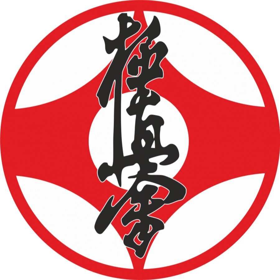 Эмблема киокушинкай каратэ.