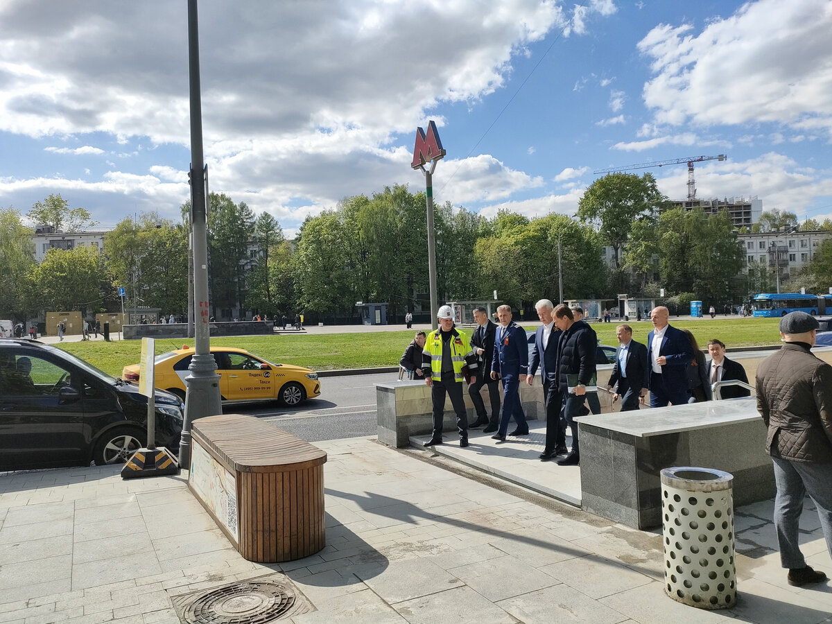 вход в метро царицыно