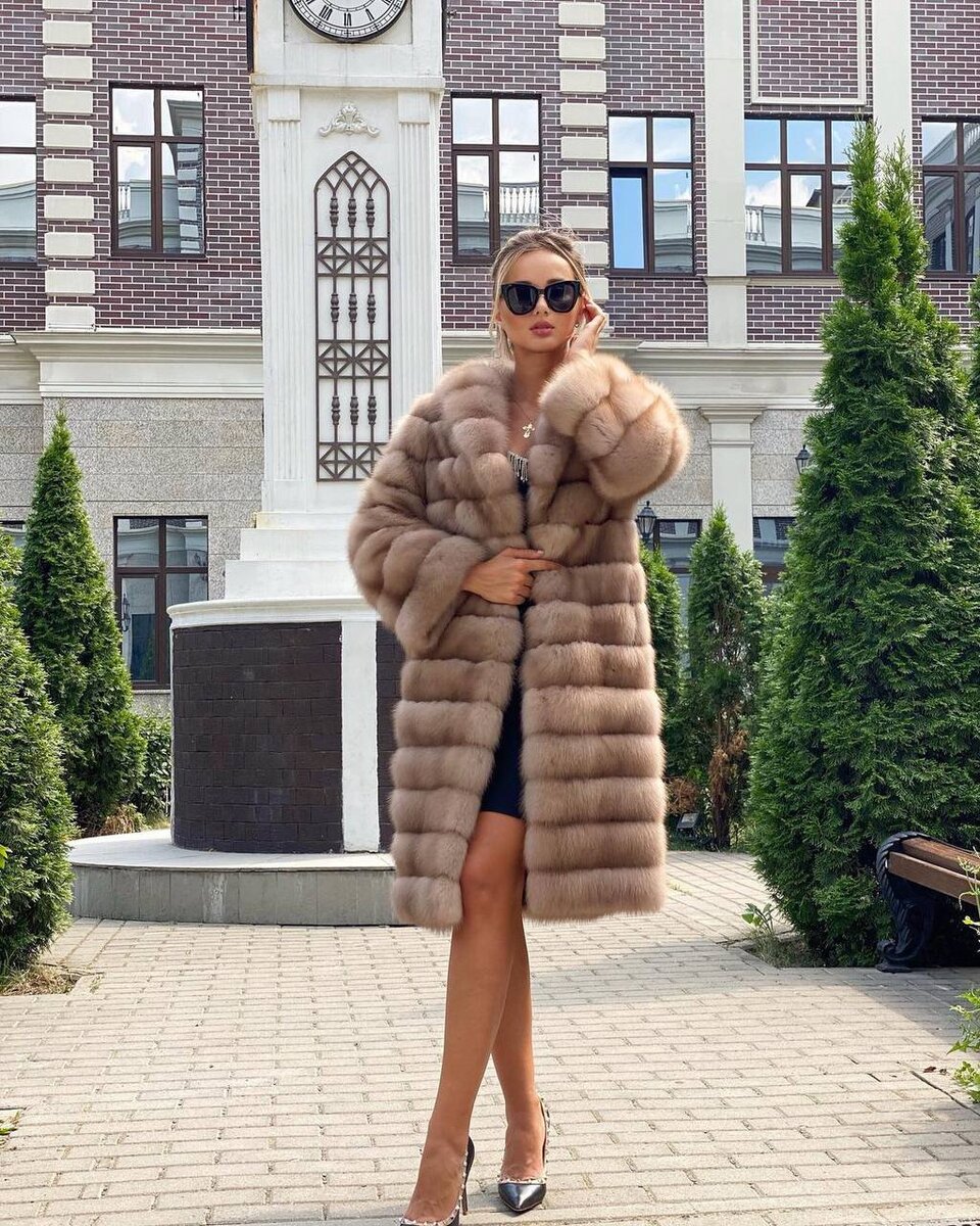 Шуба из меха куницы 