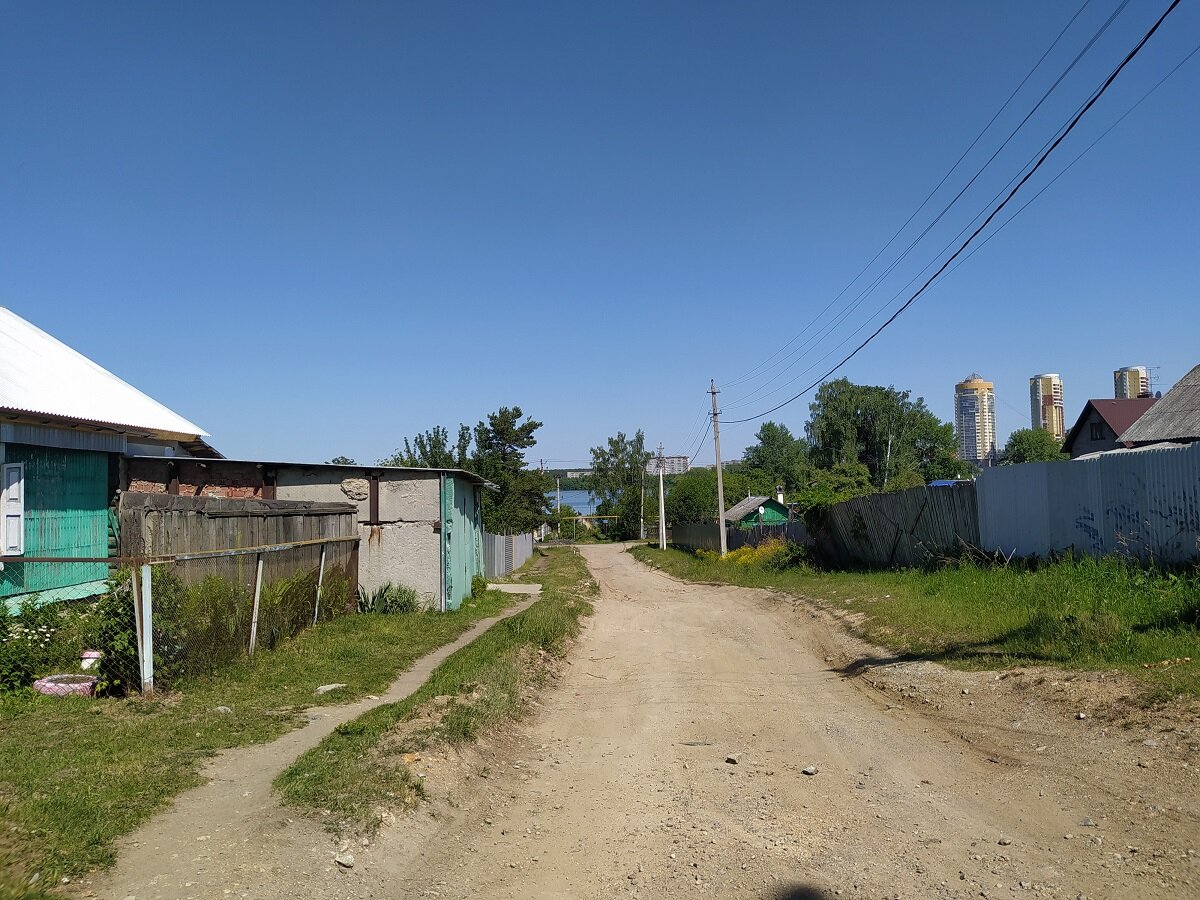 Улица Весенняя (Екатеринбург)