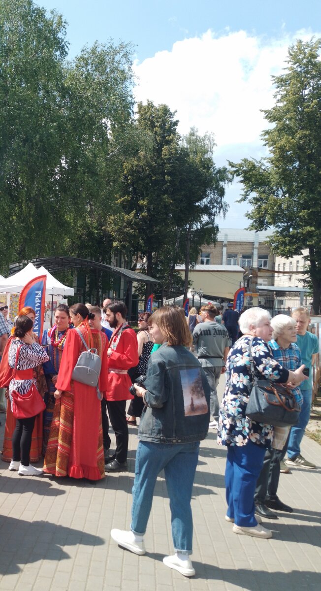 Как я люблю лето.  Тепло, солнечно,душевно...   Самое главное,  мне  нравится,  что на тульских, городских пространствах проходят интересные события, которые привлекают всеобщее внимание.-10