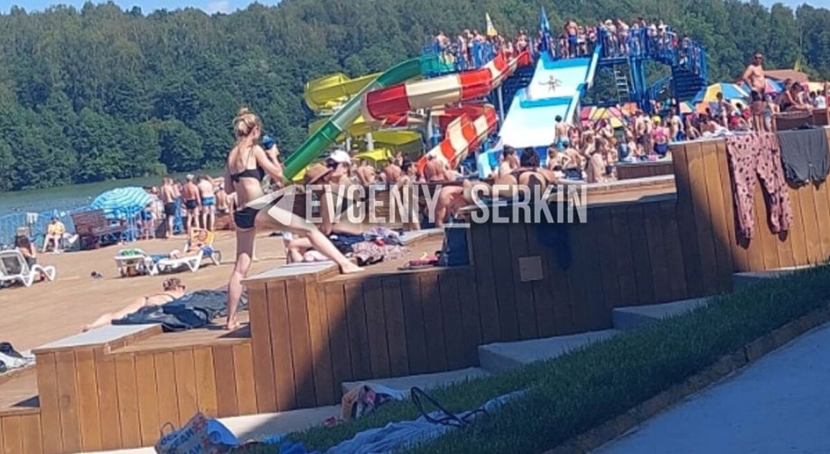 В жару многие люди поехали отдохнуть в новый аквапарк в часе езды от Обнинска в ЛавроПесочне, но разочарованию их не было предела.
