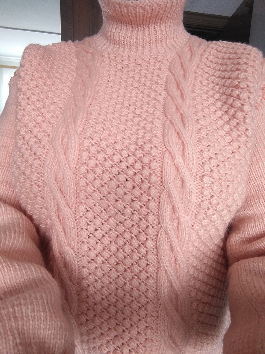 свитер связан из карачаевской пряжи