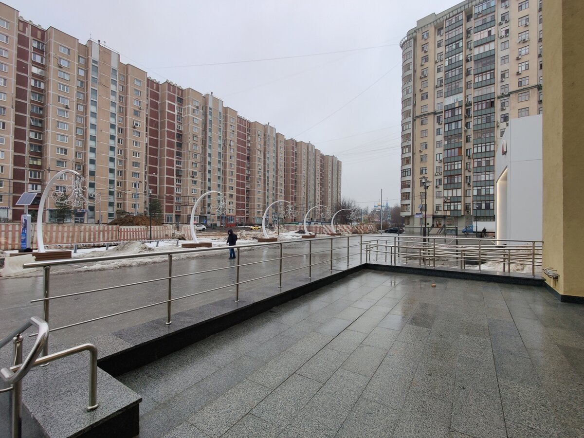 около метро Лефортово 