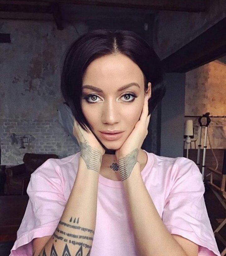 9 Мариам Тукменбаева 
певеца/танцовщица