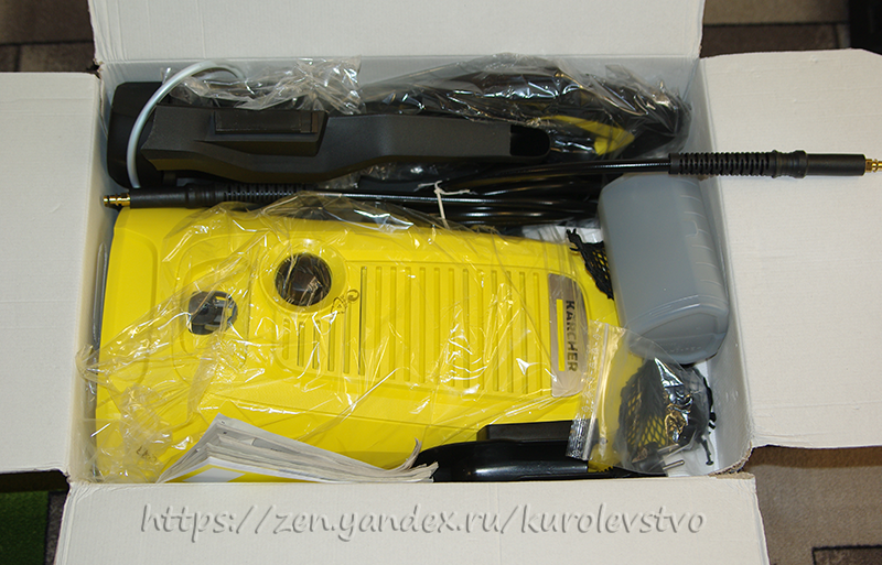 Karcher K4 Universal Edition. Как всегда у Кархера всё просто напихано в коробку