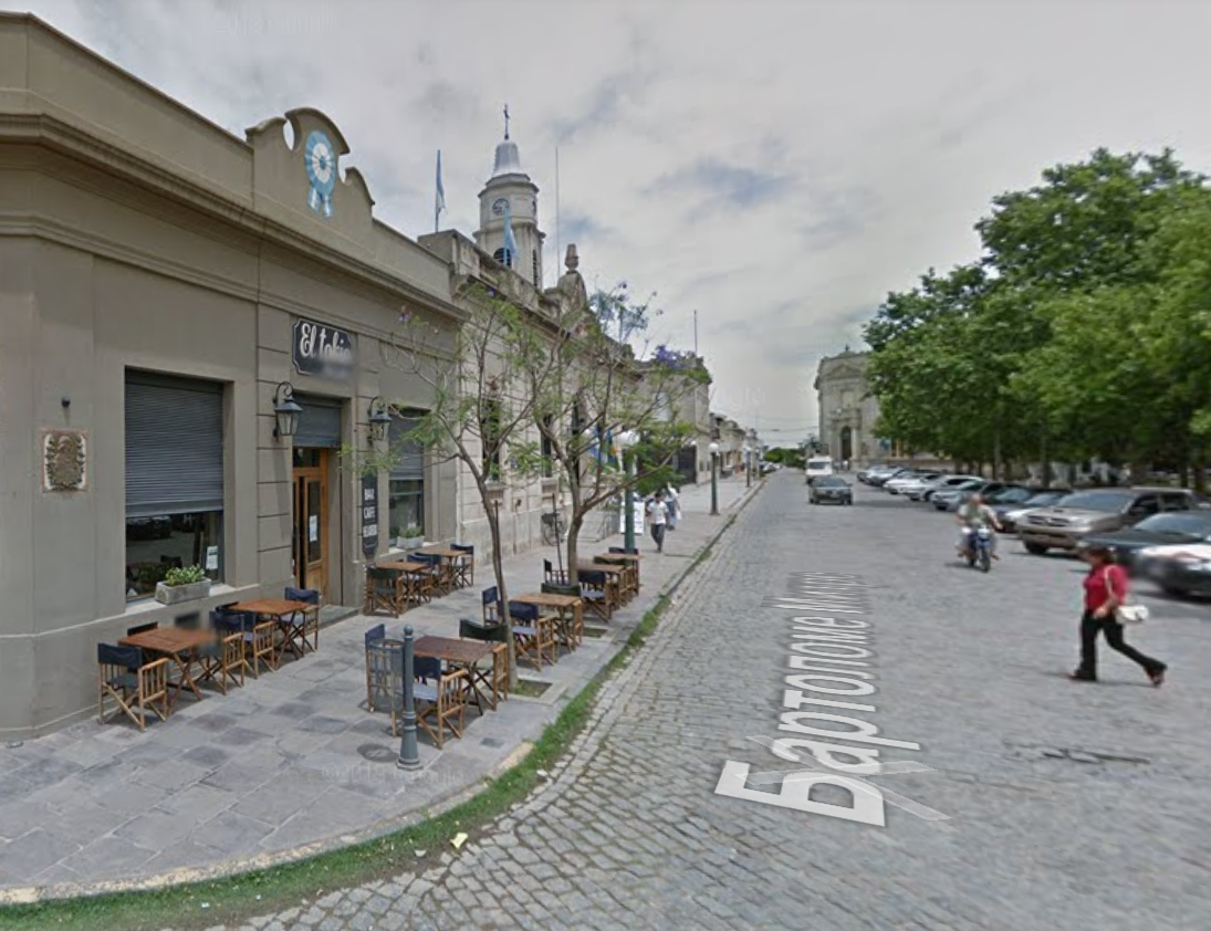 Улица Бартоломе-Митре в центре Сан-Антонио-де-Ареко.