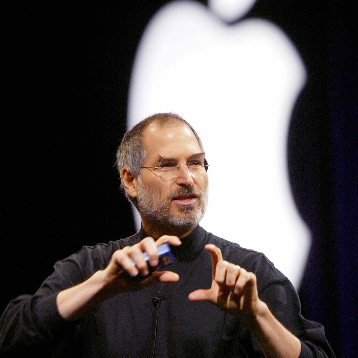 Стив Джобс презентует новый продукт