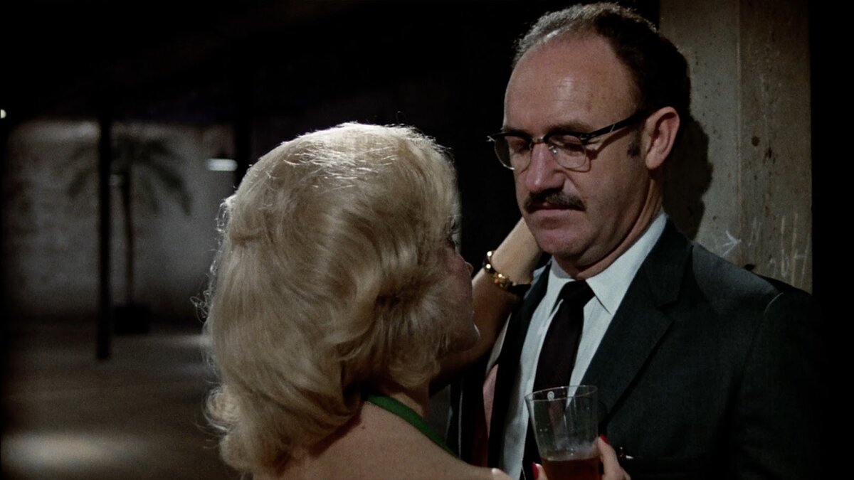  Изначально длительность фильма составляла 4 с половиной часа. Зрители увидели версию длительностью почти 2 часа. - Кадр из фильма "Разговор", 1974 г.