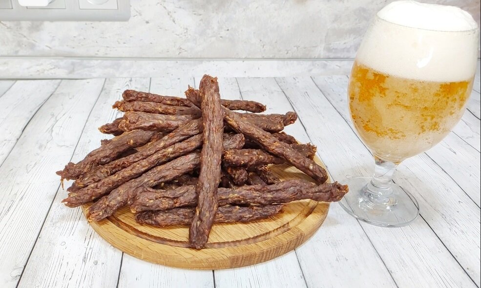 готовые колбаски и безалкогольное пиво :)