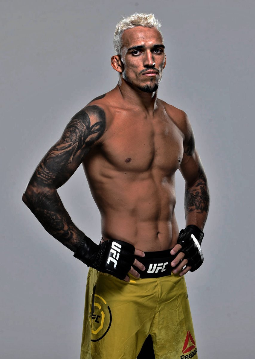 Charles Oliveira 2022