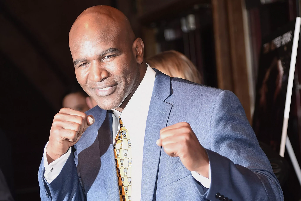 В прошлом четырехкратный чемпион мира в супертяжелом весе - Эвандер Холифилд