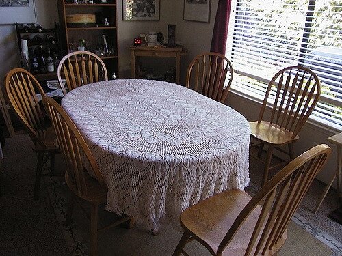 Овальная скатерть спицами