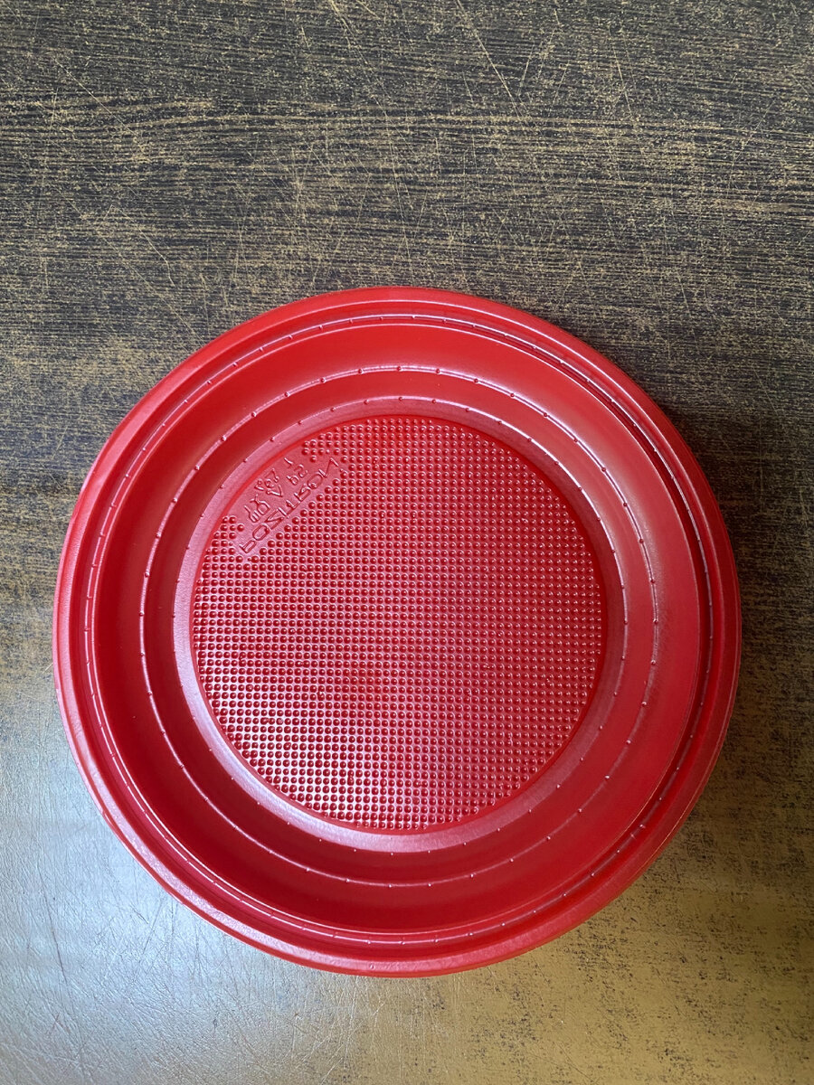 Тарелка красная