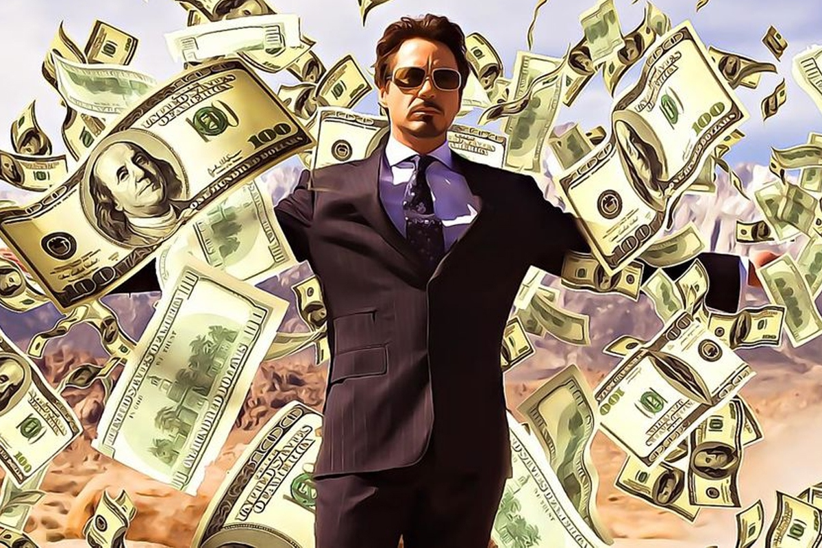 богатство разных людей. богатый человек. женщина с деньгами. женщина с кучей денег. большой доход.