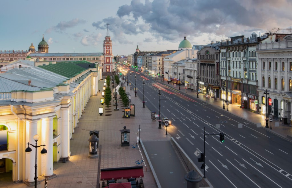 Центральная улица петербурга. Ансамбль Невского проспекта.