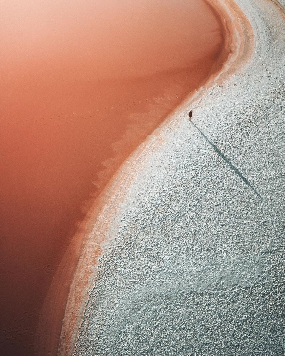 Оттенок воды зависит от пептидов, температуры, времени суток и даже ветра @maxxyz