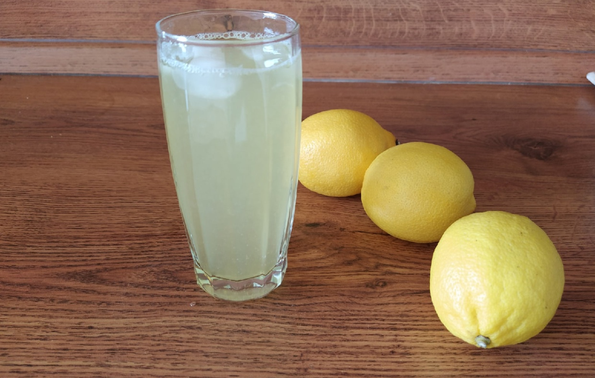 Как приготовить домашний лимонад?