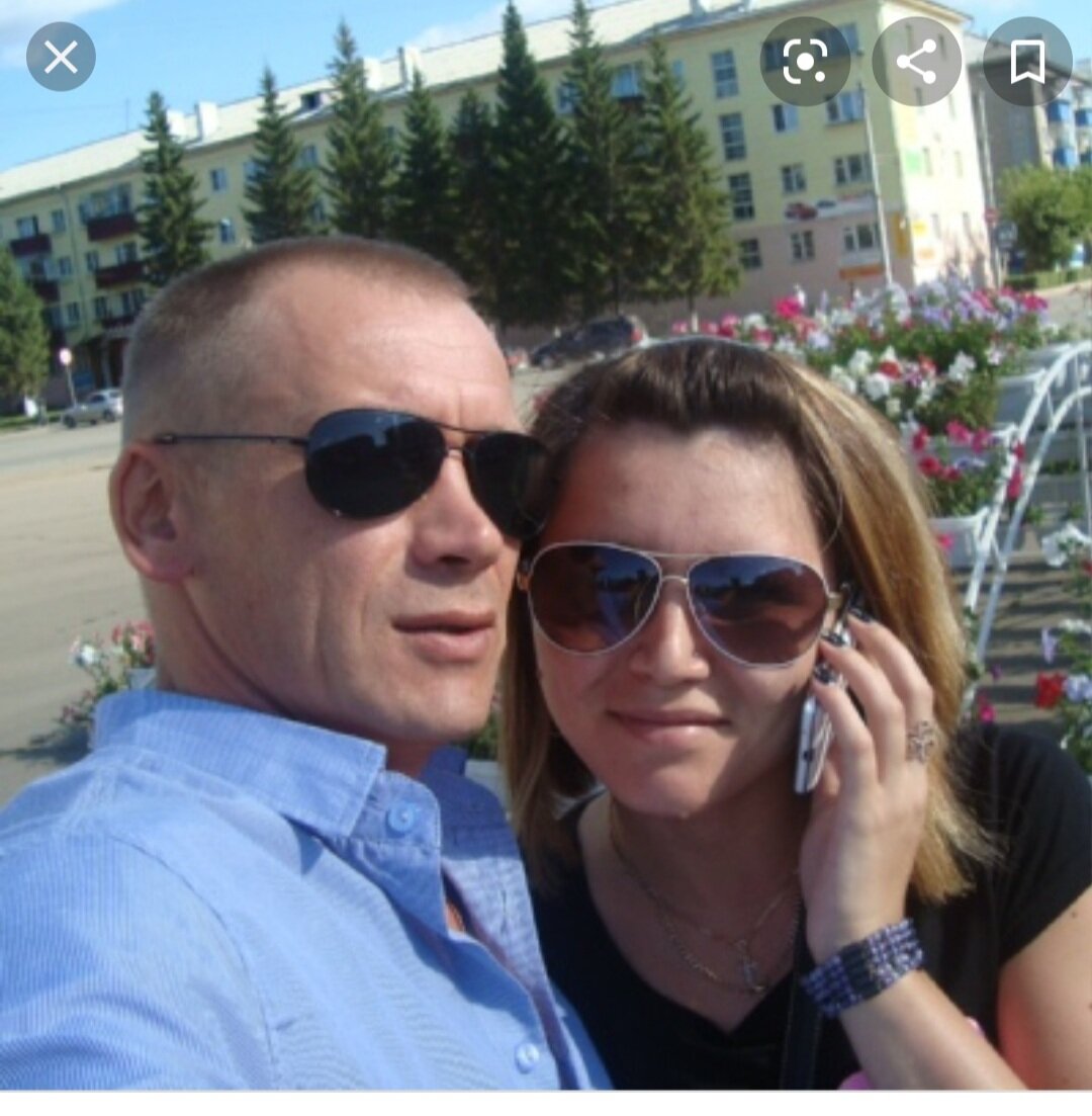 Сама Зимфира, вместе с сожителем.