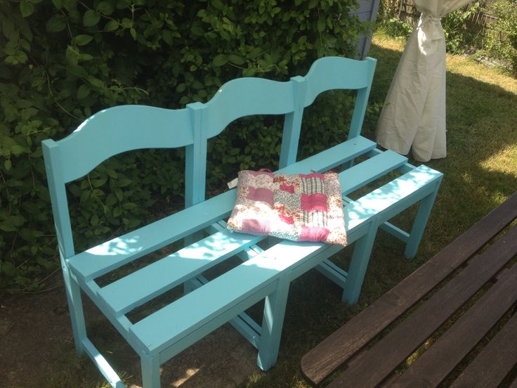 Лавочка из стульев 