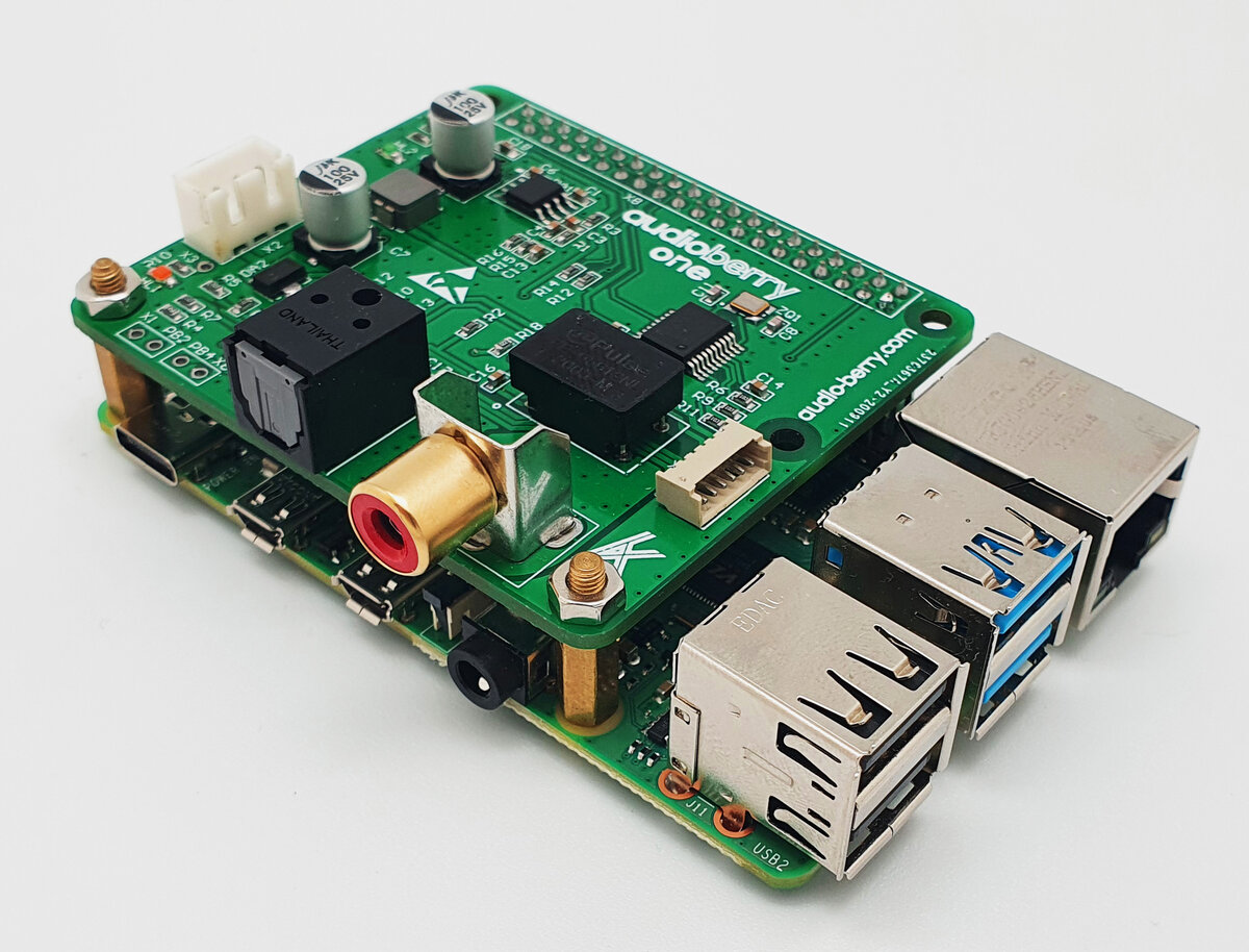 Фото шляпы AudioBerry One - платы расширения для RaspBerry Pi 3/4
