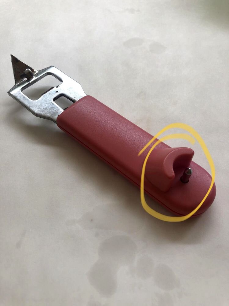 Источник: https://www.reddit.com/r/whatisthisthing/comments/o44u1l/short_metal_spoke_with_curved_plastic_protector/
