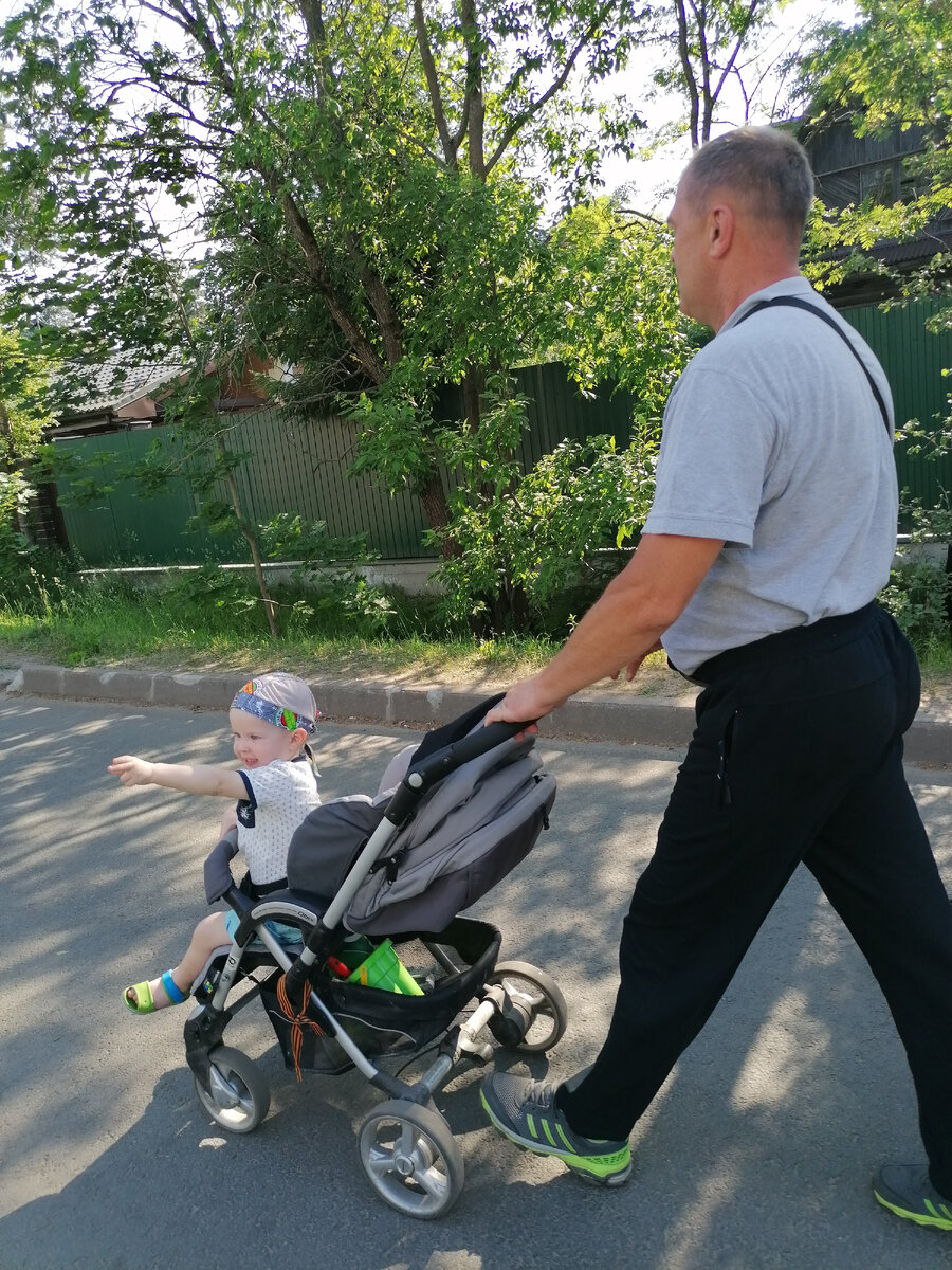 Мой папа с внуком