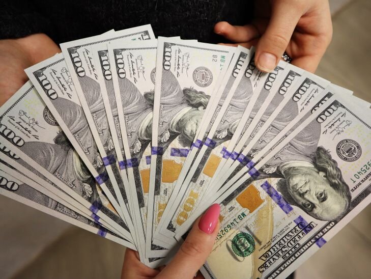 мысленно поблагодарите человека, который вас выручил