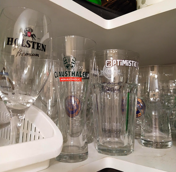 Моя полка для пивной посуды