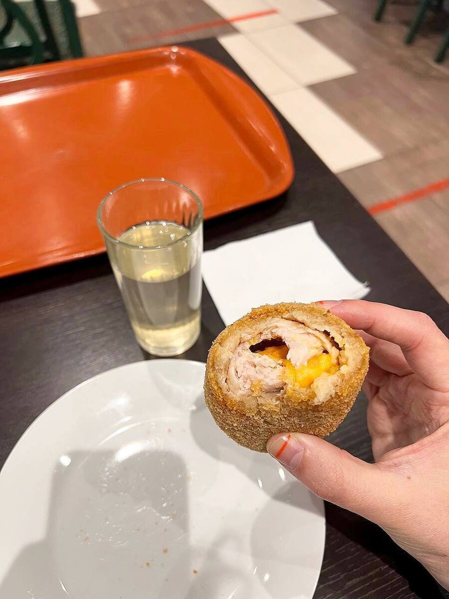 Котлета с сыром.