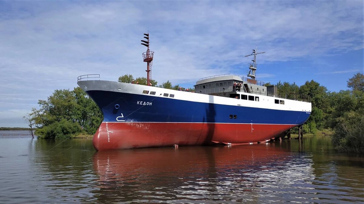 Церемония спуска на воду краболовного судна проекта 03141 "Кедон" / Фото: Хабаровский судостроительный завод