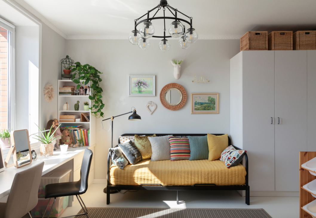     Однушка для пятерых: как организовать пространство для семьи с тремя детьми