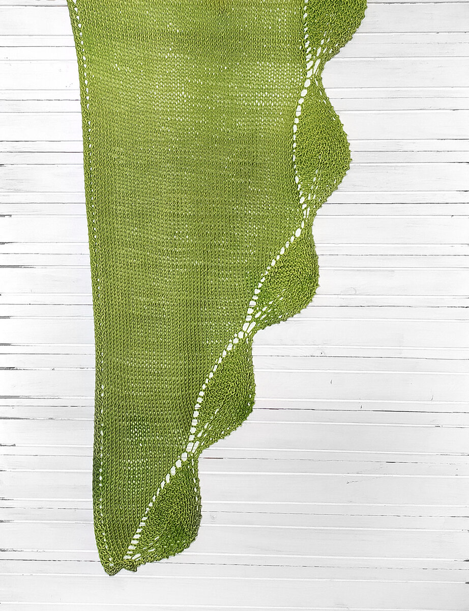 Шаль спицами с каймой из листьев