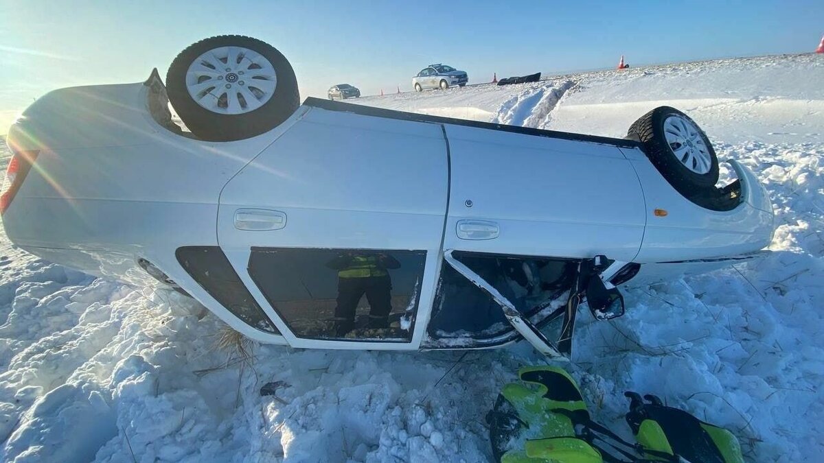     Один человек погиб, трое получили травмы в жестком дорожно-транспортном происшествии, произошедшем сегодня утром на 522-м километре федеральной трассы Курган — Челябинск — Омск — Новосибирск.