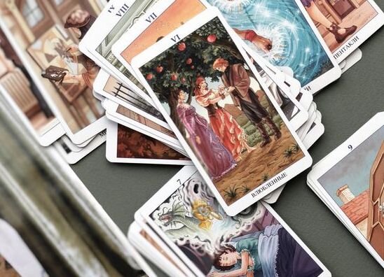 И без вопросов понятно, к чему каждое слово. Я следила за сюжетом.